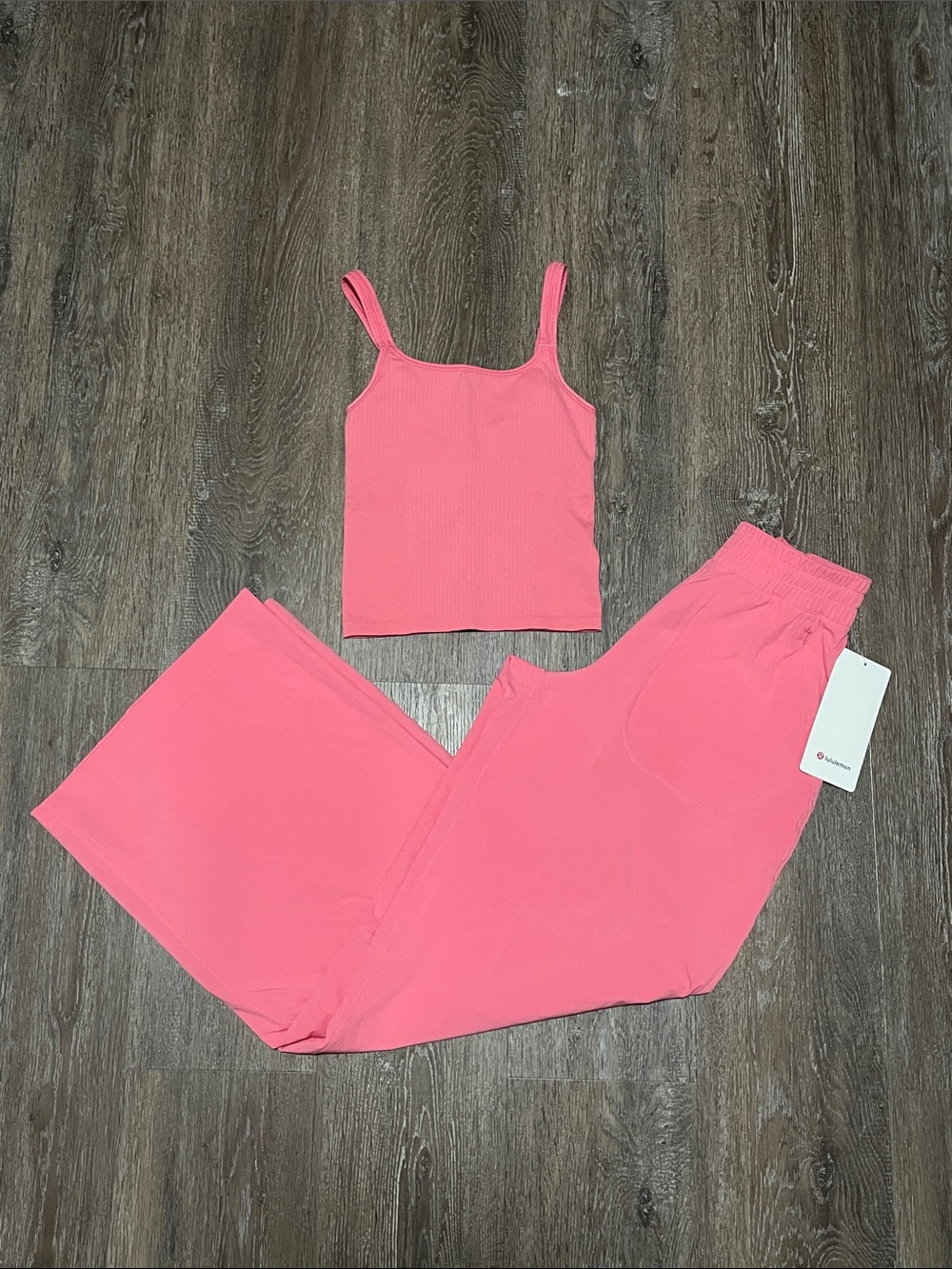 NWT/NWOT Lululemon Matching Sakura Pink Set. Size Top 2/Bottom 4